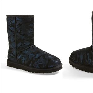 UGG classic short metallic camp